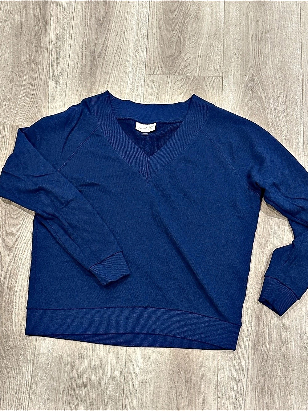 Navy Blue Universal Thread V-Neck Sweatshirt in Blue Size Small